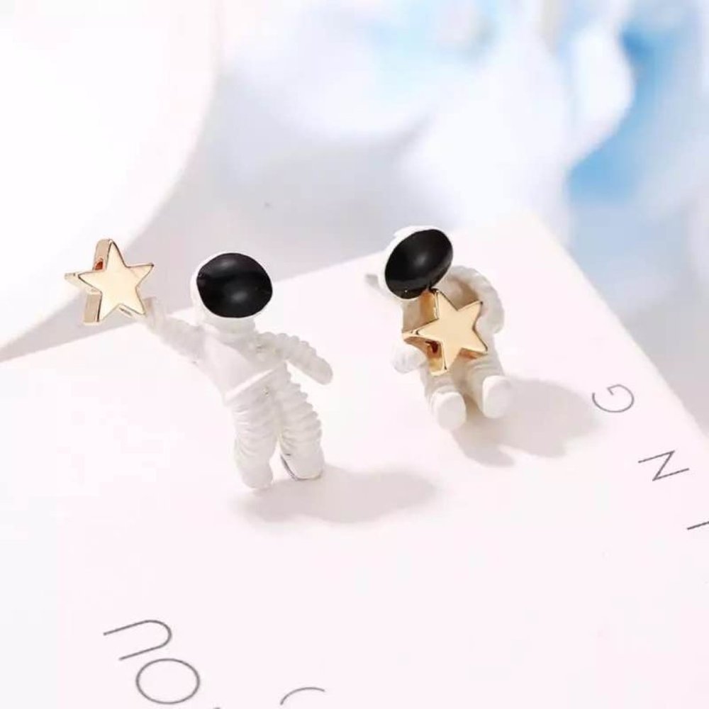 Cosmic Astronaut Star Dainty Stud Earrings Nasa - Picture 2 of 4